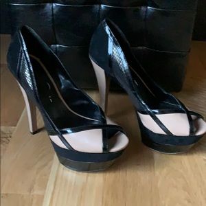 Size 8 Jessica Simpson high heel shoes